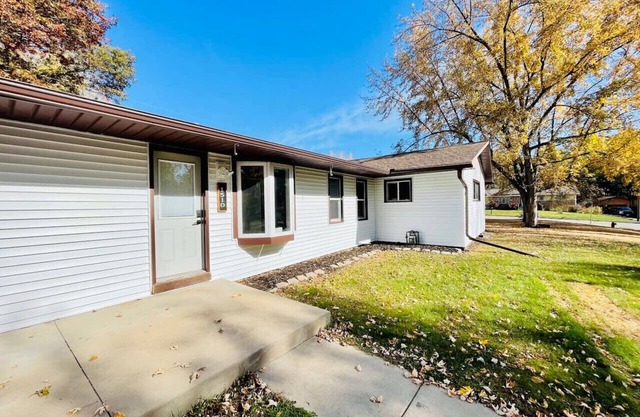 Cheerful 3 bedroom house with Hot Tub, Disney Plus