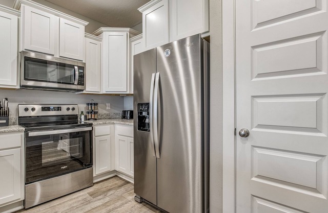 Cheerful 3-bedroom Townhouse - Centrally Located