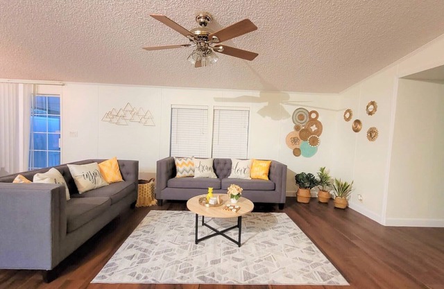 Cheerful Country Home. 5 minutes from Hard Rock Casino/Amphitheatre/Fairgrounds