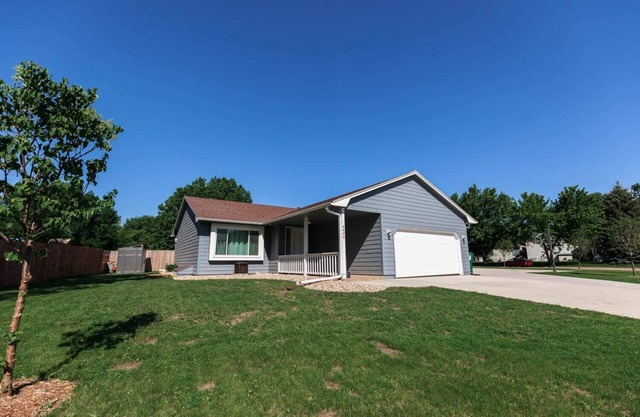 Cheerful Family Home w/ Basketball Court/Gazebo