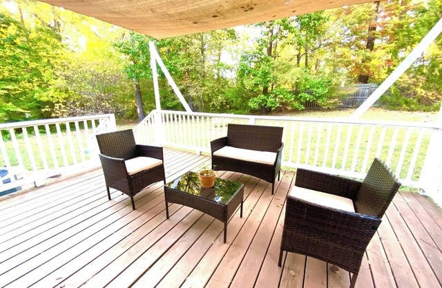 Cheerful Four Bedroom Family and Pet Friendly Home