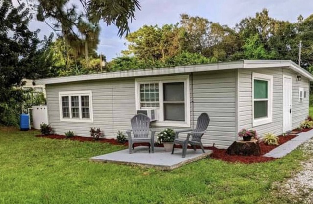 Cheerful Home in North Fort Myers, fl for business ready travelers