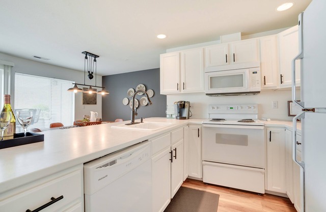Chelan Vacation Rental w/Balcony & Views