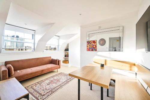 Chelsea Loft - Stylish Sanctuary