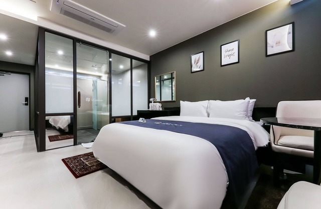 Cheongju Leaders Hotel