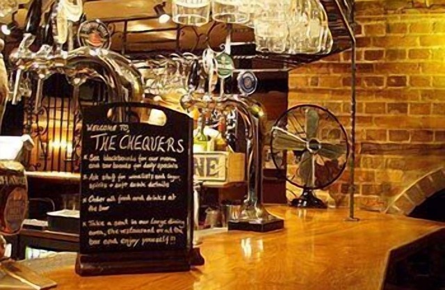 Chequers Inn Hotel