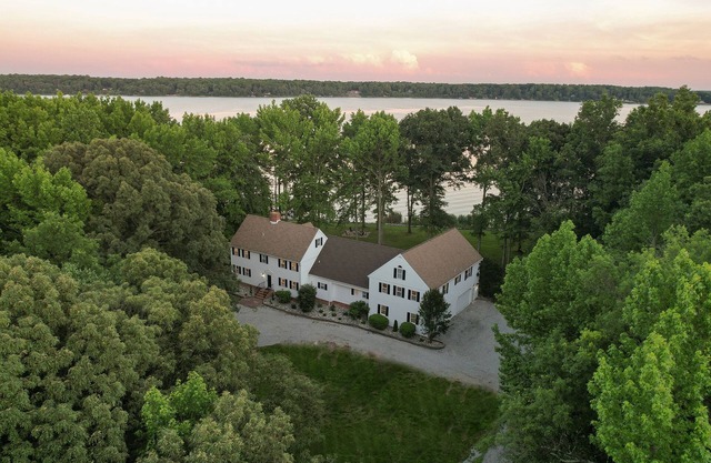 Chesapeake Point | Waterfront w/ HOT TUB + Beach!