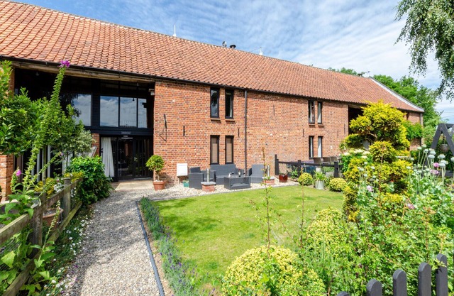 Chestnut Barn Runham 1880's Barn conversion