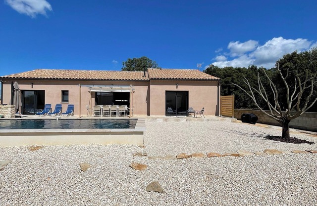 Chez Léonie 4 bedroom house with swimming pool in South Ardèche