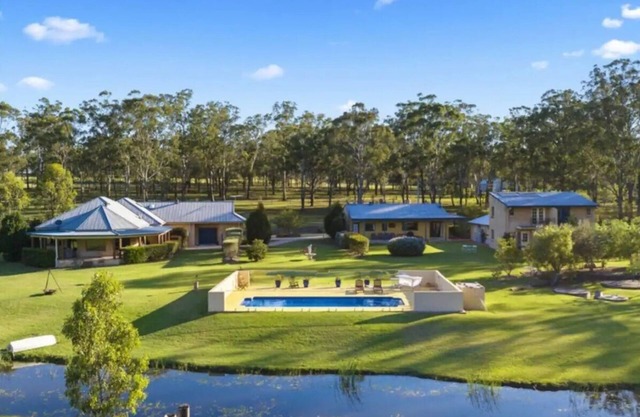 Chez Vous Pokolbin - Hunter Valley! Exclusive accommodation for up to 20 guests
