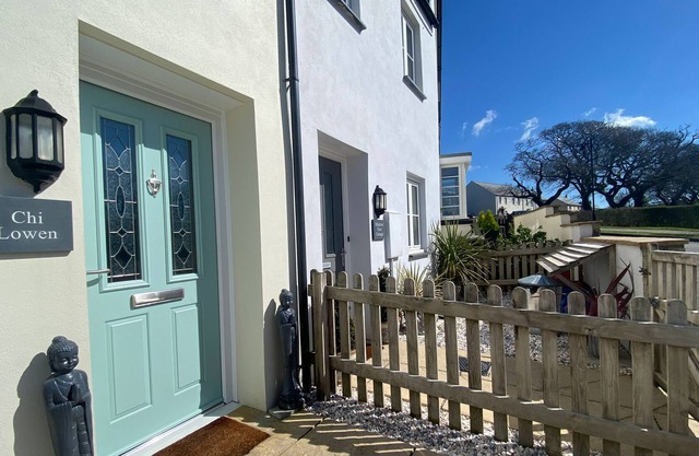 CHI LOWEN, pet friendly, character holiday cottage in Grampound