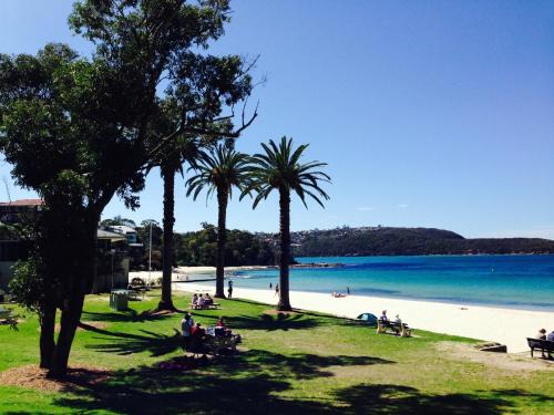 Chic 1-Bed Apartment by Balmoral Beach