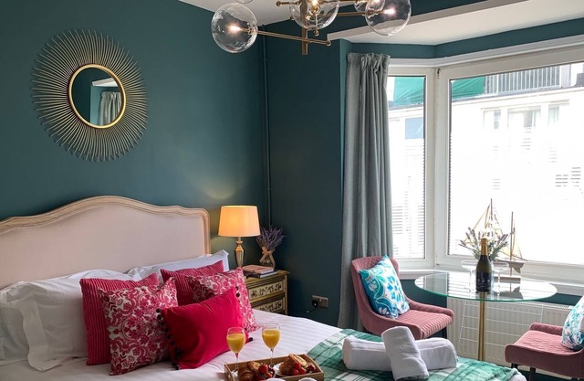 Chic 1 bedroom studio apartment close to the beach