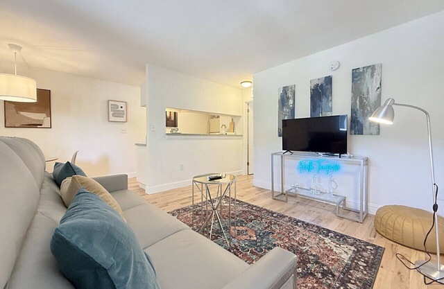 Chic 1 BR Condo in Heart of South Tampa