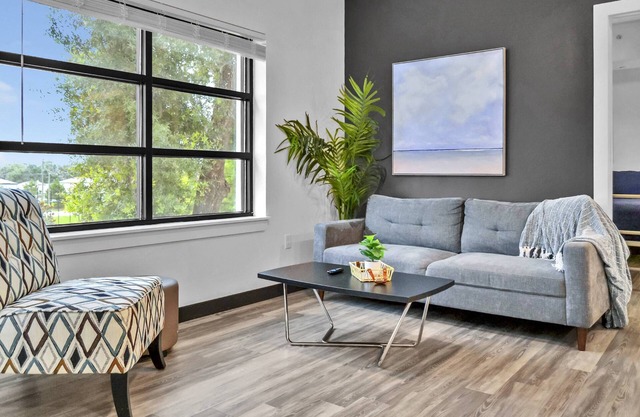 Chic 2 BDR Condo Steps from Tennis and Wellness Center, Pickleball