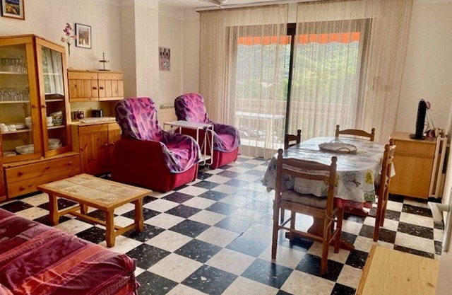Charmant F2 avec Garage, Terrasse et Véranda, à 500m du Centre et 600m des Cures à Amélie-les-Bains