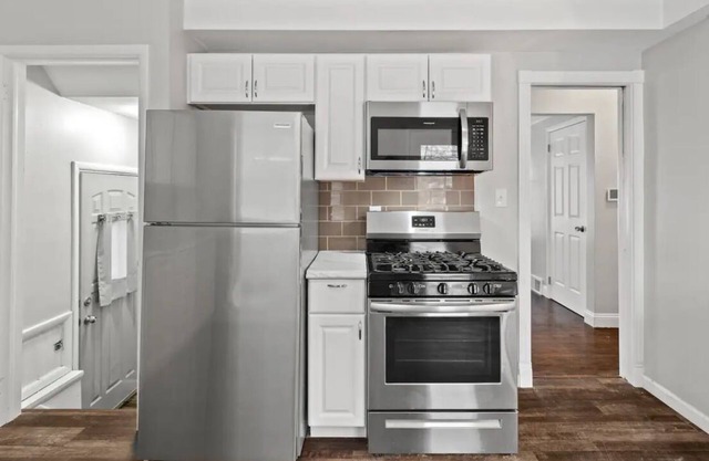 Chic 3BR Casa in Livonia