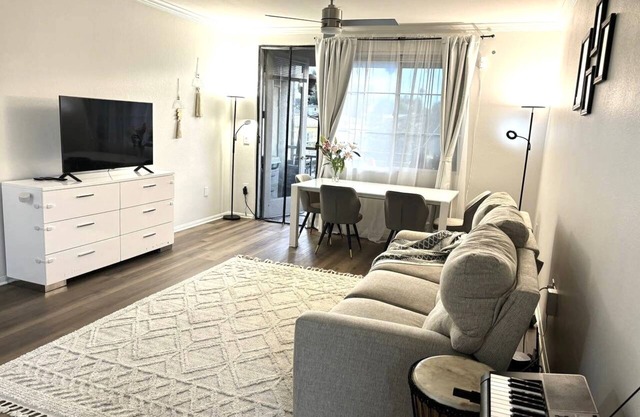Chic 3BR Retreat: Vrbo Gem in Marina del Rey
