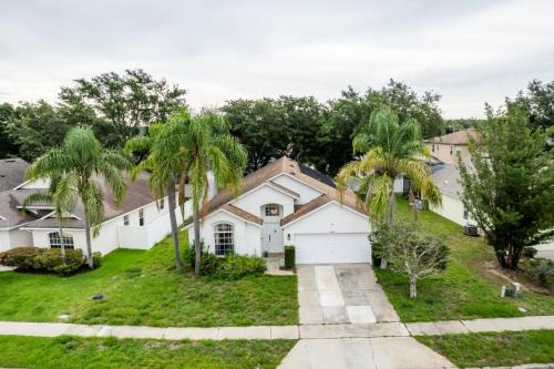Chic 3BR Retreat w Pool Near Disney Magic