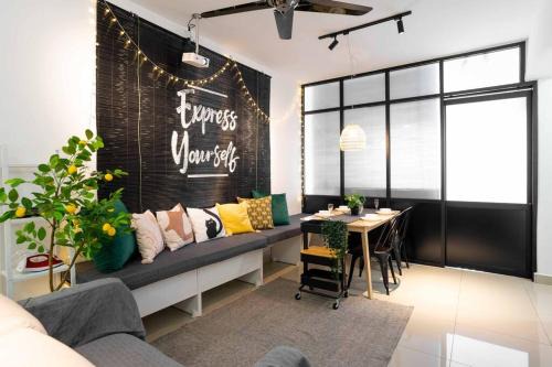Chic - 4 bedroom - Projector - Ipoh Town - Sleep8