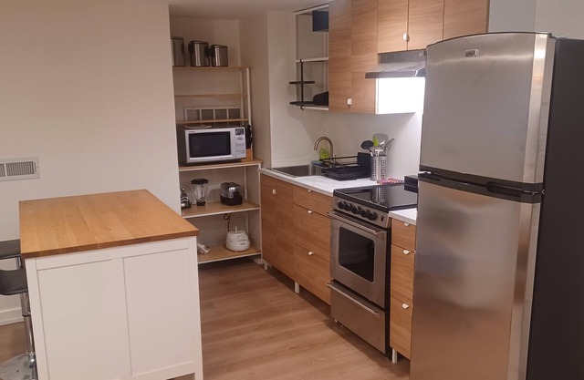 Chic apartment in pleasant Bellevue with WiFi access,