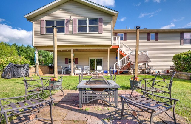 Chic Apple River Escape w/ Fire Pit!