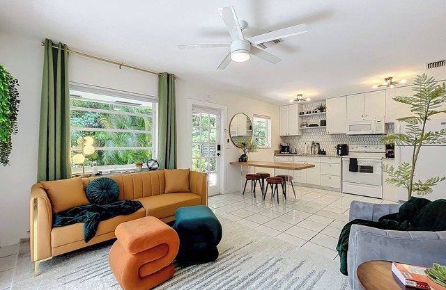 Chic Boho Paradise: Las Olas