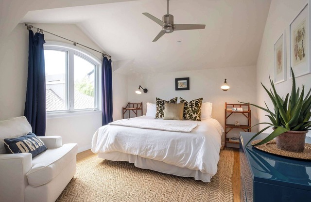 Chic Casita | 30+ Stays, Walk to Beach