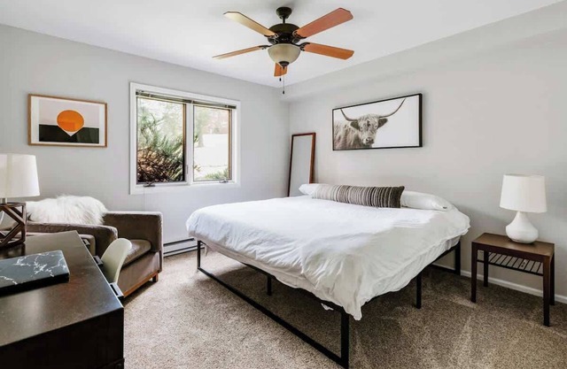 Chic Condo | King Bed | Patio, Hot Tub, Free Bus
