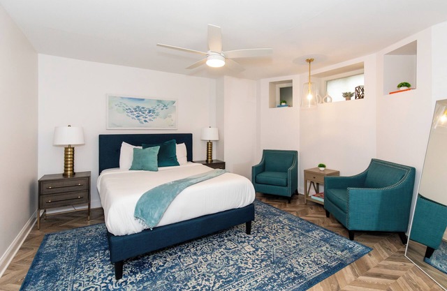 Chic Condo Near Cedar Point