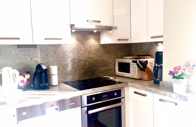 Appartement chic, confortable, central et propre avec un jardin de lavande