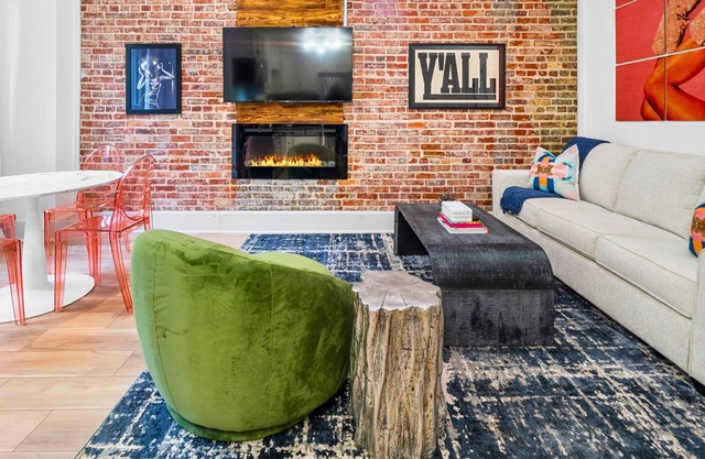 Chic & Cozy Lofts in Hot Springs Downtown Hub