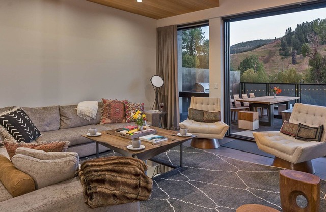 Chic Downtown Penthouse + Incredible Views + Perfect Location - Butterfly Lofts
