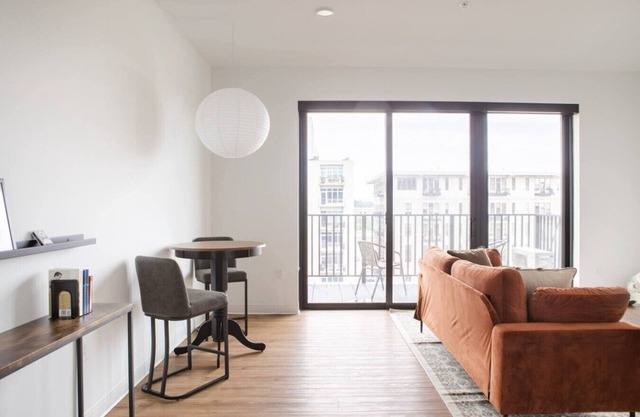 Chic East Side 1BR Apt with Balcony, Pool, and Gym