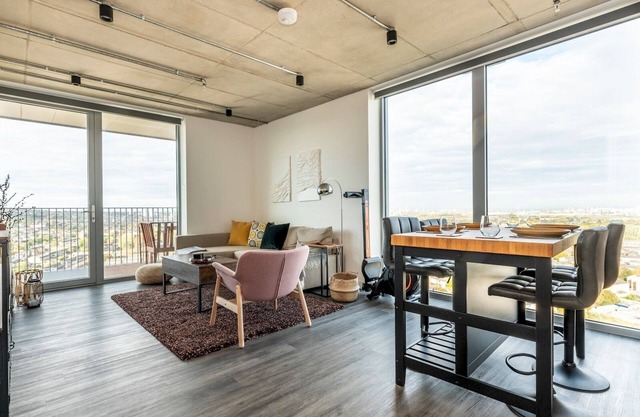 Chic Flat Next To Elizabeth Line - Stunning Views | Pass the Keys