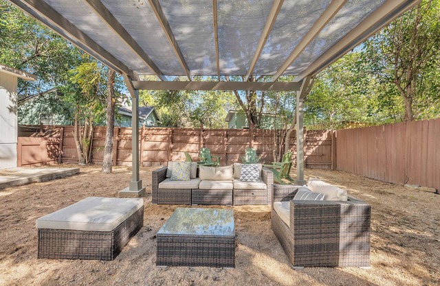 3-bedroom in SOCO, Lady Bird, Downtown, Walkable !