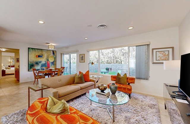 Chic home with mountain views, patio area & grill, shared pool/hot tub