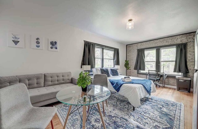 Stylish Studio McKinley Beach | Brady St Lowr East