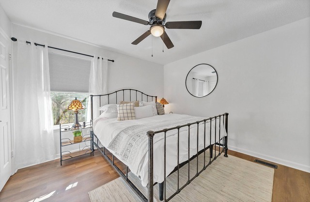 Chic & Modern 2BD Near CAE