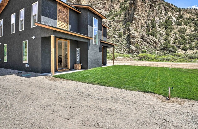 NEW! Chic Mountain Escape < 7 Mi to Rifle Falls!