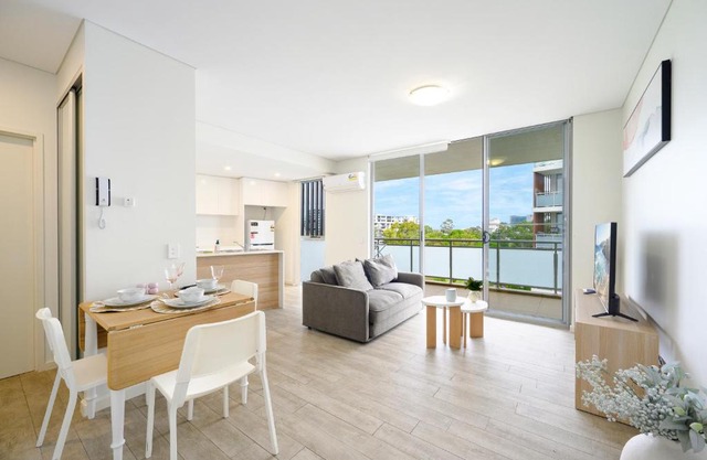 Chic One-Bedroom Hideaway with Free Parking&Wi-Fi