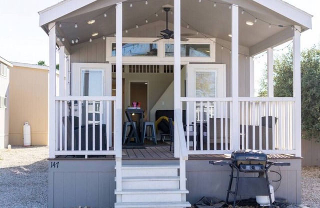 Chic + Peaceful Tiny House on the Colorado River!