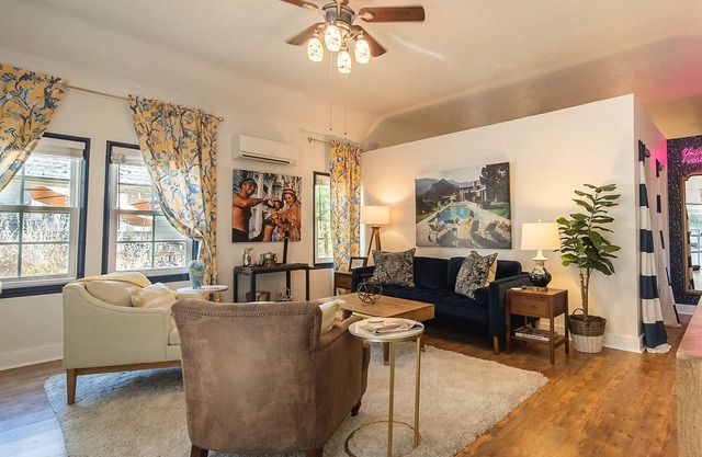 Chic private pool bungalow in Historic Fresno