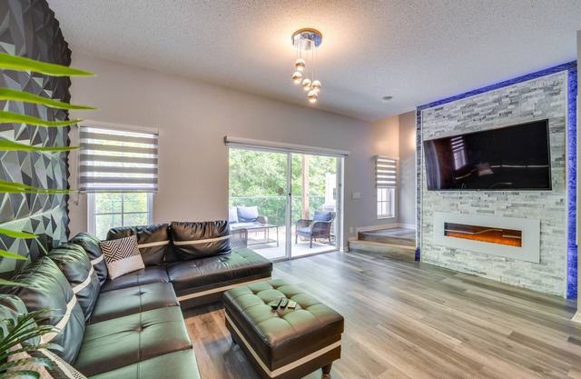 Chic Retreat w/ Pool Access ~ 7 Mi to Disney World