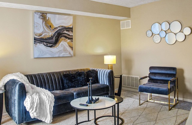 Chic & Spacious Family Oasis ~ Queen Bed ~ Parking