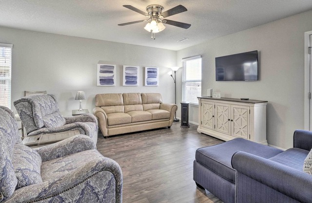 NEW! Chic Springdale Abode w/ Community Amenities