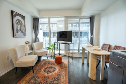 Chic Studio APT with private balcony and fast Internet