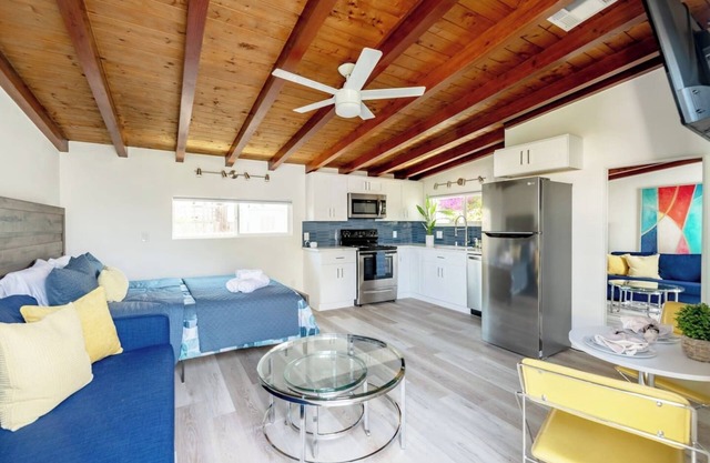 Chic Studio Suite, Serene Backyard in Heart of SD