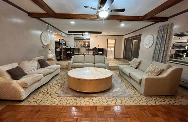 Chic Very Large Home Near Downtown Beale Street