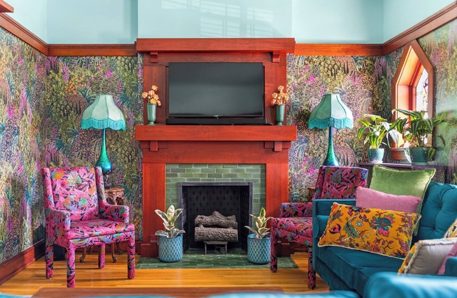 Chic Vintage Stay w/Private Balcony – Walk to Argyle Redline, Lake, Dining